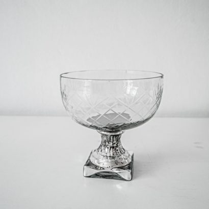 Base cristal cortado pie plata